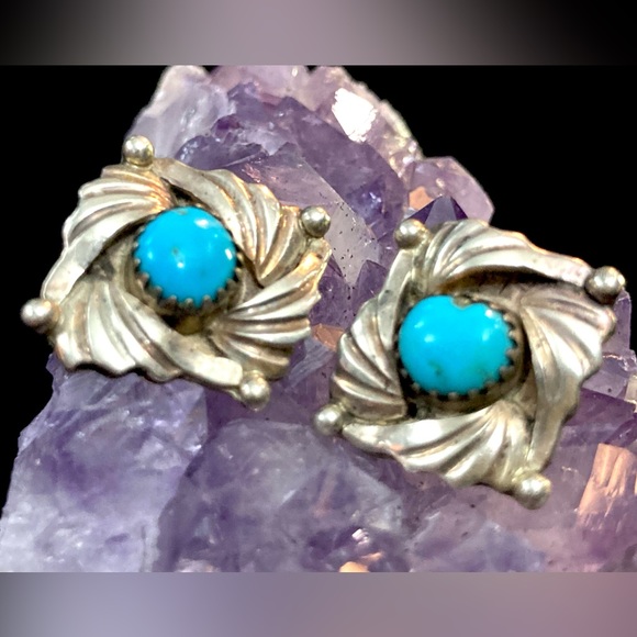 Vintage Native American Sleeping Beauty Turquoise Repoussé 925 Earrings - Picture 6 of 14
